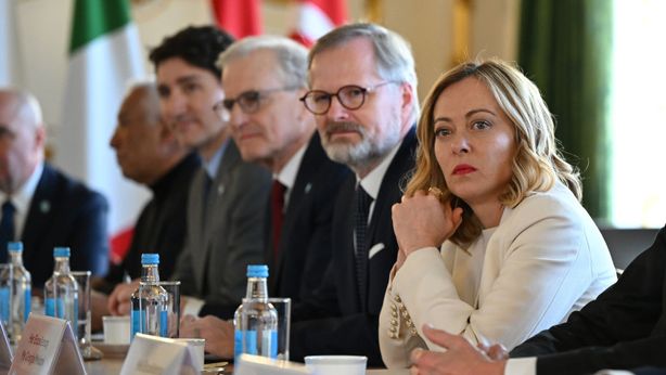 Debito pubblico: il Governo Meloni dovrà fare affidamento sempre di più sugli investitori esteri