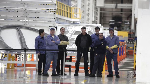 Maserati, operai in cassa integrazione. Promesse tradite di Renzi e Marchionne