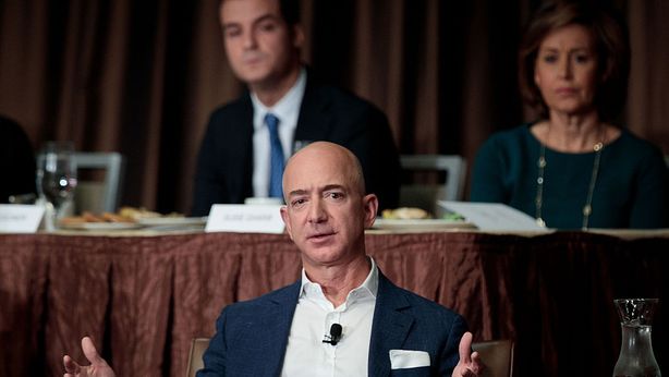 Bezos non sa cosa fare della sua fortuna, chiede consigli di investimento