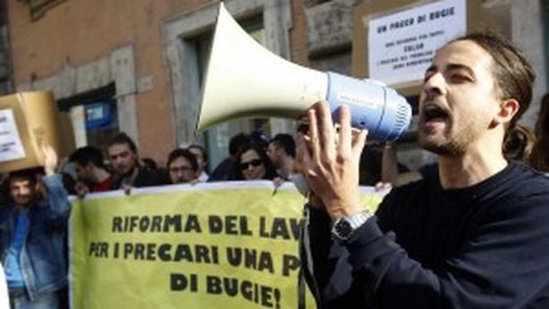 Raddoppiano italiani insoddisfatti per economia, ma anche per la salute e le amicizie