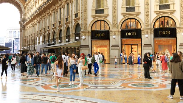Milano guida il mercato immobiliare di lusso in Italia