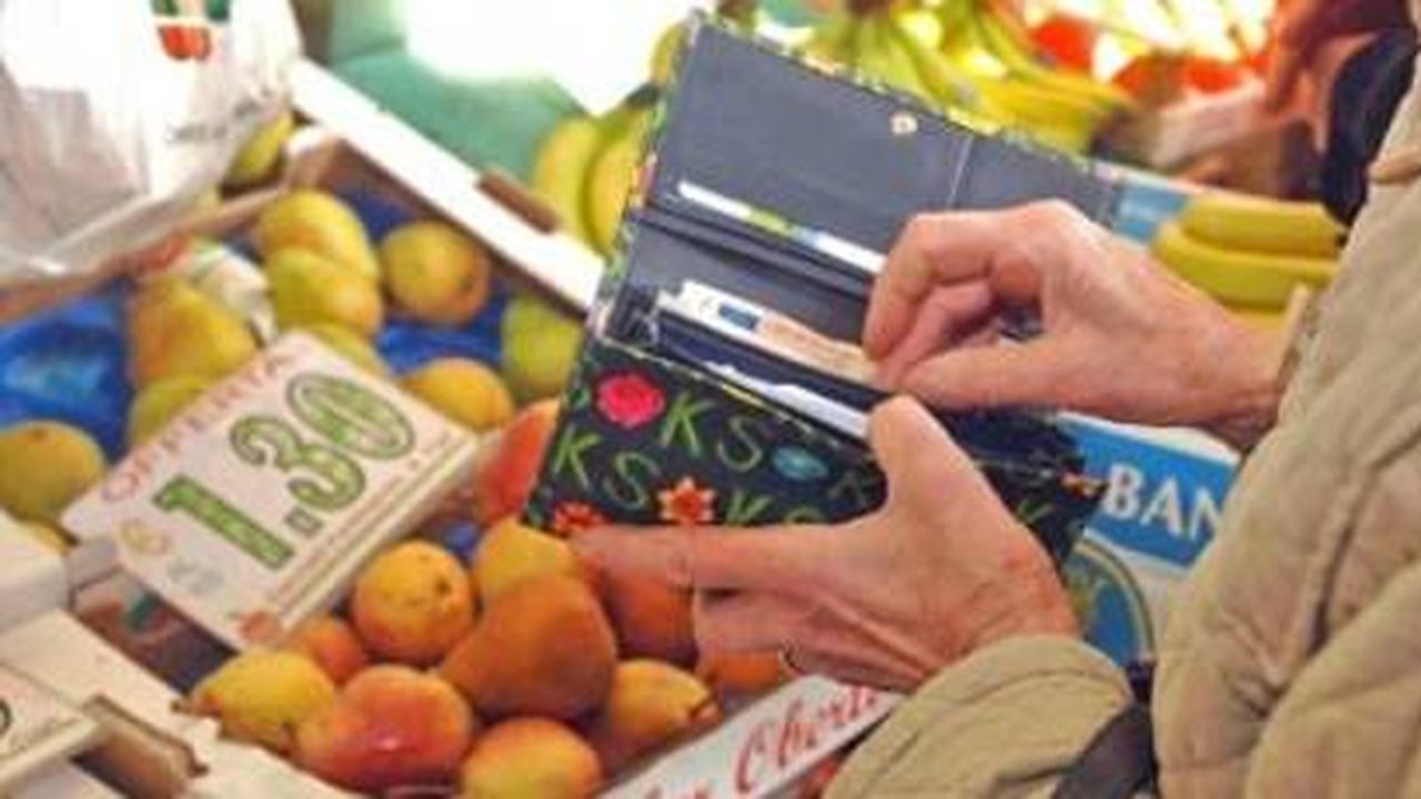 Italia: nel 2014 consumi tornano a crescere grazie al bonus di 80 euro