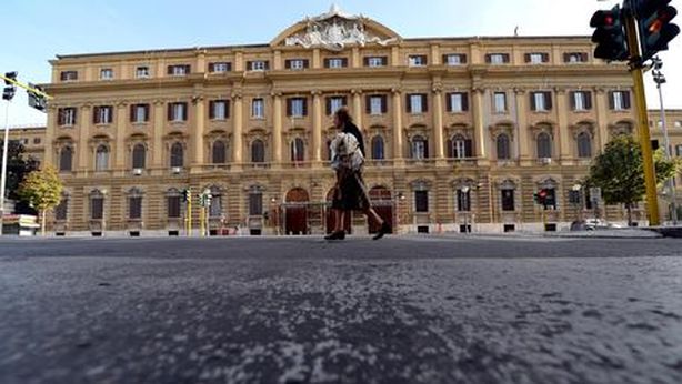 Asta Bot a 12 mesi, domanda alta ma tassi in rialzo