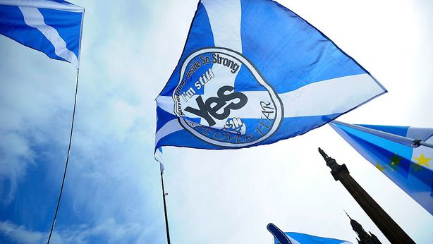 Paura per nuovo referendum Scozia, sterlina a fondo