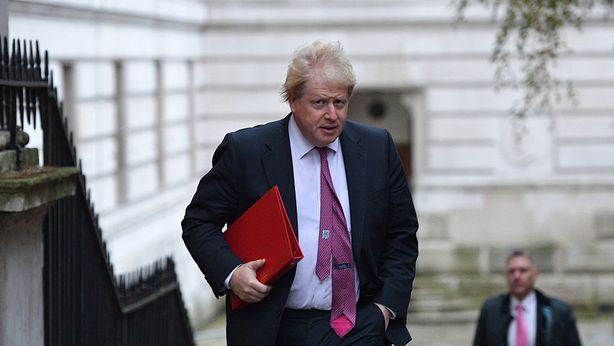 Johnson paragona Hollande a guardia nazista di Colditz