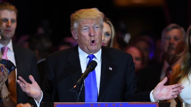 Trump: tra lui e Casa Bianca resta solo Clinton