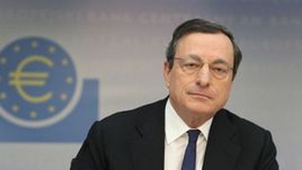 Draghi apre a piano di acquisto Bond, teme stagnazione