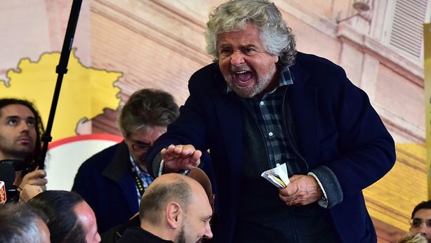 Grillo su Raggi: “E’ pazza”. PD: “A Roma comanda lui”