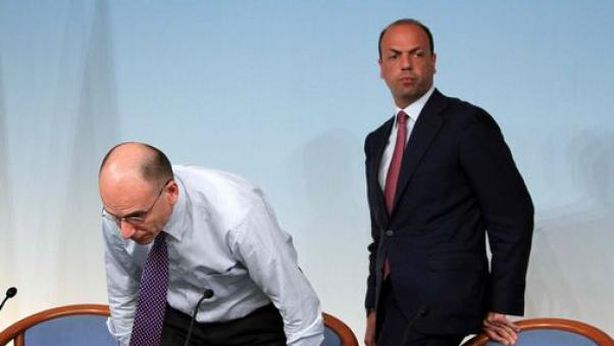 Alfano: “Pd mette il paese in ginocchio”. Letta in bilico