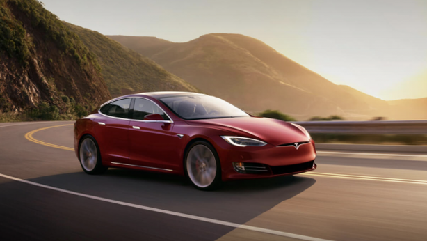 Tesla, le consegne deludono le aspettative. Le reazioni del mercato