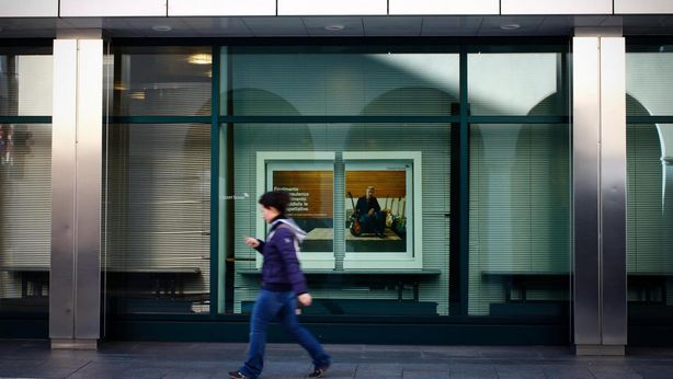 Credit Suisse: obbligazionisti contro Svizzera per la svalutazione del debito AT1