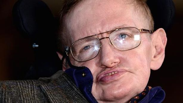 Hawking: “intelligenza artificiale, il pericolo è l’estinzione dell’uomo”