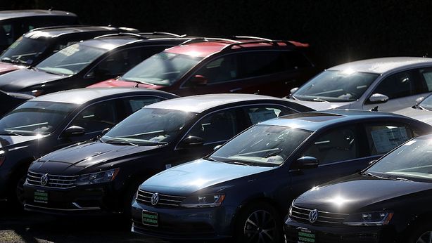 Auto: banche dietro a calo record vendite. Effetto domino