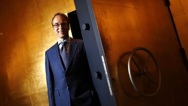 Ora anche la Bundesbank è pronta a tagliare i tassi, euro scivola