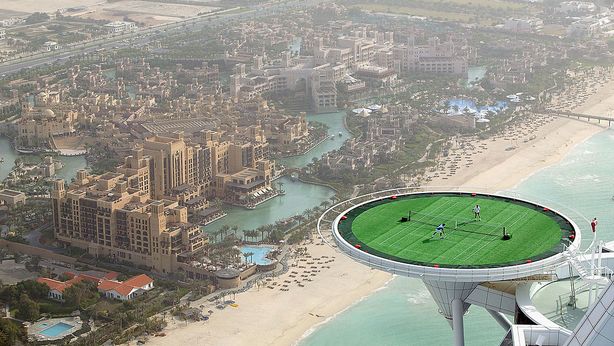 Dubai, la guerra con l’Iran scuote il più importante centro finanziario del Golfo