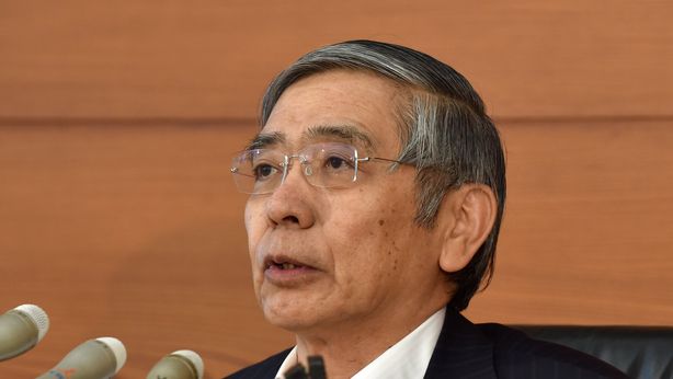 Giappone: Kuroda lascia investitori di stucco