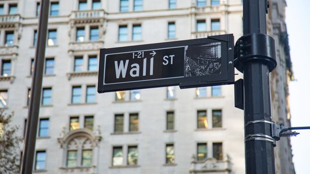 Futures sostenuti dai dati macro, completamente snobbata Moody’s